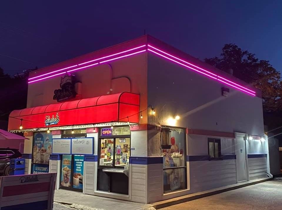 Smart outdoor lighting system for modern business storefronts